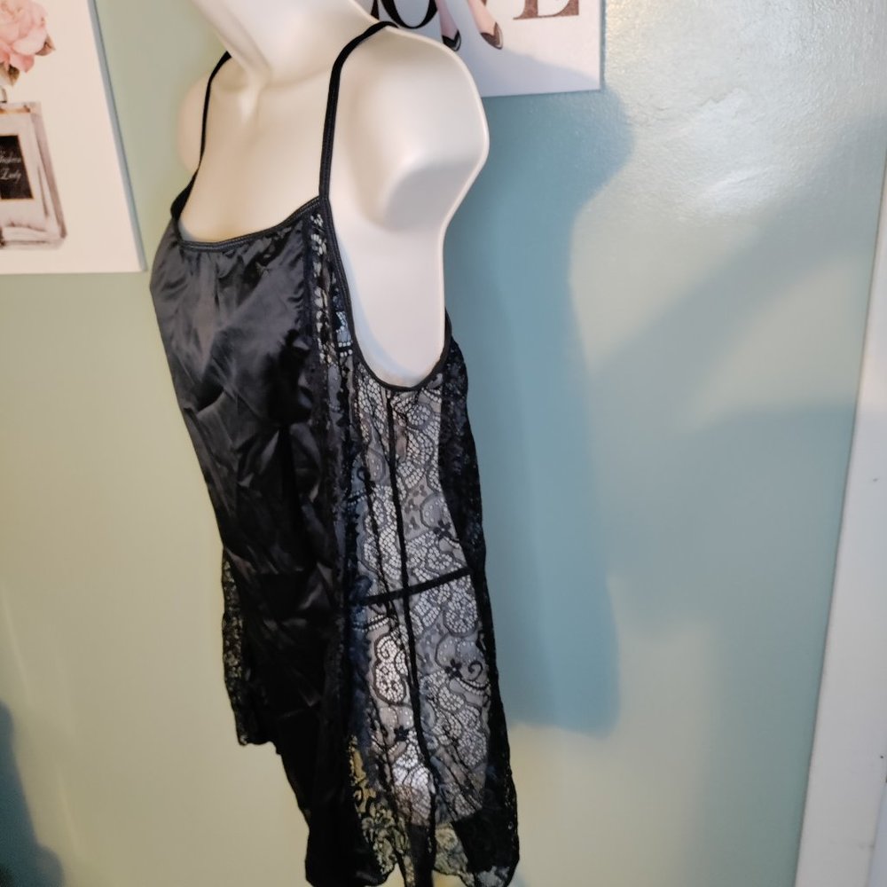Lingerie Chemise Nightwear With Matching Thong - Picture 3 of 8